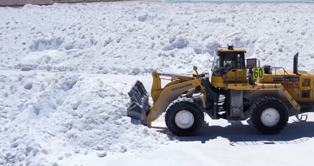 Sodium-Ion Supremacy: How Cheap Salt is Threatening the Lithium Monopoly